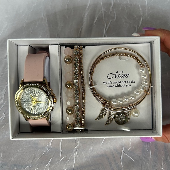 Pink & Gold Watch & Jewlery Bracelets Gift Set For Mom Mothers Day Gift NIB - Picture 13 of 13